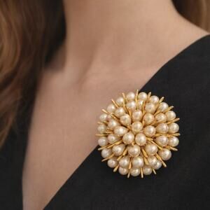Vintage 1960s ART Faux Pearl Brooch Round Gold Tone Mid Century Jacket Pin